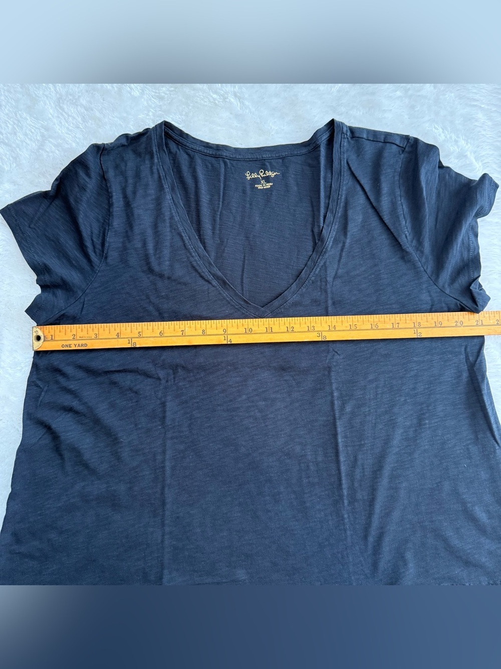 Lilly Pulitzer Women's Black V-Neck Tee Size XL - Picture 4 of 5